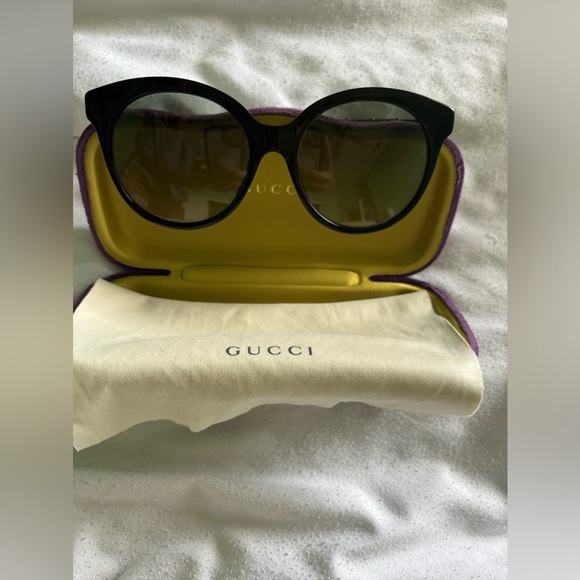Gucci 🕶️ sale - Picture 2 of 9